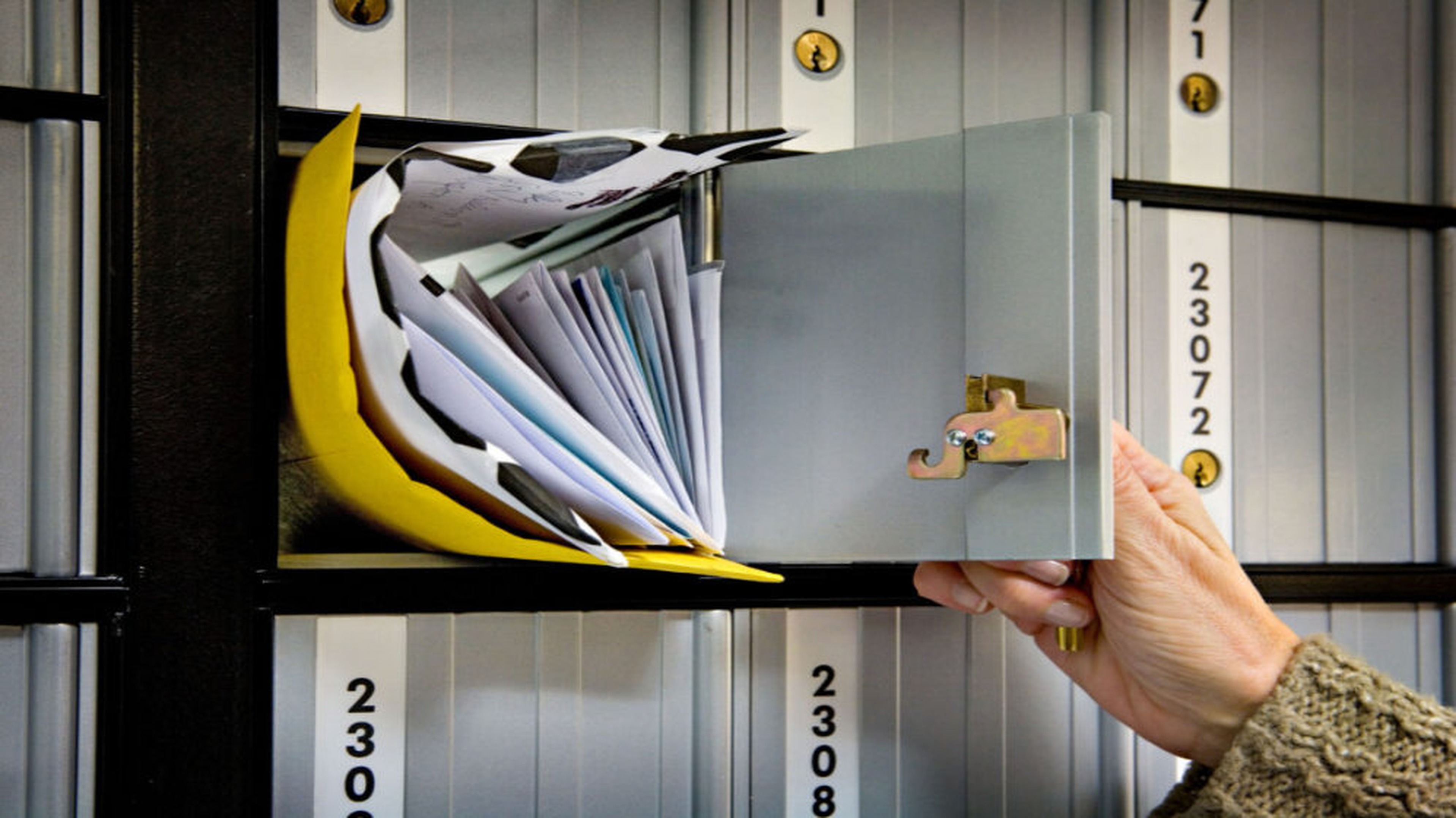 PO box mail collection